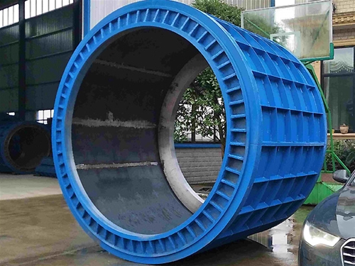 悬辊式水泥制管机